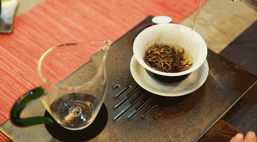 Beginner’s Tips for Making Tea at a Glance