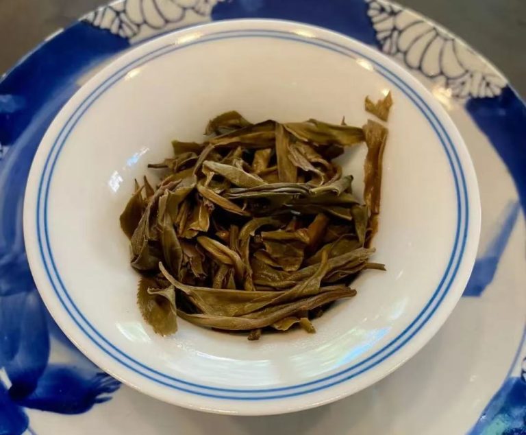 Longzhu Puerh Tea Brewing Strategy: Tea Moistening Techniques and Time Control